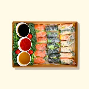越式手工米紙卷拼盤 (煙三文魚生菜，甜豆海帶，雞絲胡蘿蔔) (各6件)