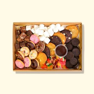 經典英式下午茶拼盤 (甜甜圈，曲奇，Oreo，軟糖，棉花糖) (5磅裝)