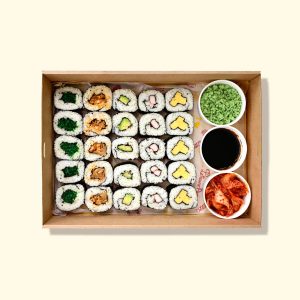 日式手卷拼盤 (玉子蛋捲，蟹柳，中華海草，泡菜雞肉) (各5件)